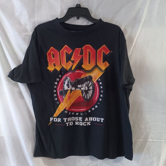 AC/DC T Shirt Size XL Graphic Print Black - Picture 2 of 3
